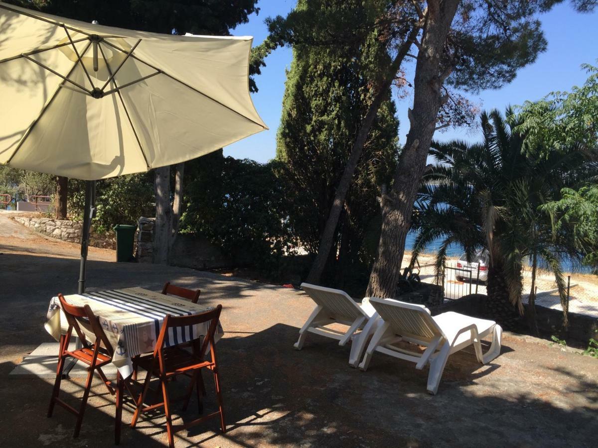 Cozy Place On The Beach Trogir Exteriör bild